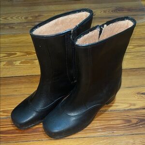 Source Unknown Black Mid-Calf Winter Boots with Pink Faux Fur Lining